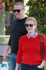 REESE WITHERSPOON Out and About in Santa Monica 12/19/2015