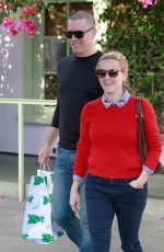 REESE WITHERSPOON Out and About in Santa Monica 12/19/2015