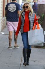 REESE WITHERSPOON Out Shopping in Venice Beach 12/11/2015