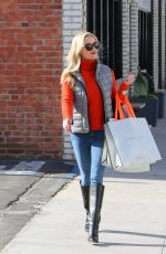 REESE WITHERSPOON Out Shopping in Venice Beach 12/11/2015