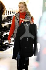 REESE WITHERSPOON Out Shopping in Venice Beach 12/11/2015