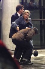 RENeE ZELLWEGER  on the Set of Bridget Jones