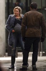 RENeE ZELLWEGER  on the Set of Bridget Jones