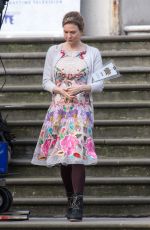 RENeE ZELLWEGER  on the Set of Bridget Jones
