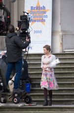 RENeE ZELLWEGER  on the Set of Bridget Jones