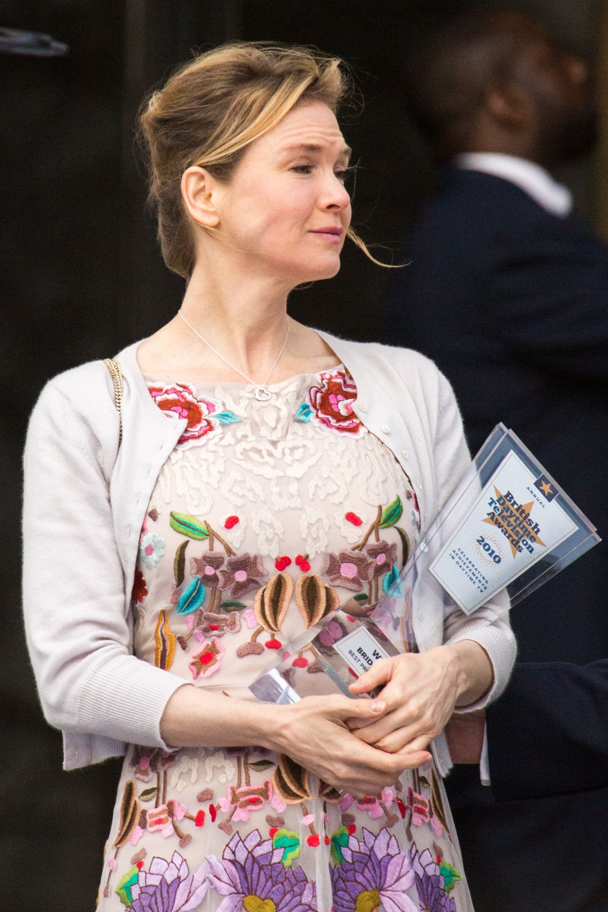Renee Zellweger On The Set Of Bridget Jones Diary 3 In London 12 15 3 Hawtcelebs