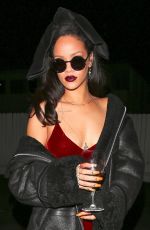 RIHANNA Leaves Giorgio Baldi Restaurant in Santa Monica 12/17/2015