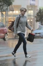 ROBIN WRIGHT Out and About in Bentwood 12/19/2015