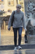 ROBIN WRIGHT Out and About in Bentwood 12/19/2015