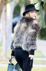 ROSIE HUNTINGTON-WHITELEY Out Shopping in Beverly Hills 12/18/2015