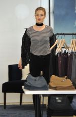 ROSIE HUNTINGTON-WHITELEY Shopping at The Grove in Los Angeles 12/02/2015