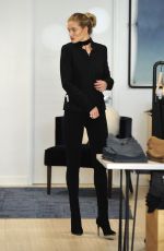 ROSIE HUNTINGTON-WHITELEY Shopping at The Grove in Los Angeles 12/02/2015