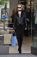 ROSIE HUNTINGTON-WHITELEY Shopping at The Grove in Los Angeles 12/02/2015