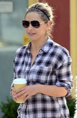 SARAH MICHELLE GELLAR Out Coffee in Santa Monica 12/01/2015