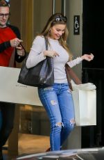 SOFIA VERGARA Shopping at St. John Boutique in Beverly Hills 12/09/2015