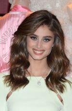 TAYLOR HILL Unveils Looks for December 8th