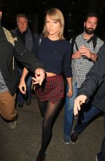 TAYLOR SWIFT Arrives at LAX Airport in Los Angeles 12/13/2015