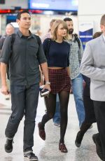 TAYLOR SWIFT at Melbourne Airport 12/13/2015