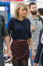 TAYLOR SWIFT at Melbourne Airport 12/13/2015
