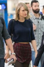 TAYLOR SWIFT at Melbourne Airport 12/13/2015