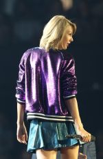 TAYLOR SWIFT Performs at The 1989 World Tour in Adelaide 12/07/2015