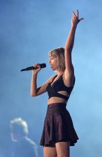 TAYLOR SWIFT Performs at The 1989 World Tour in Brisbane 12/05/2015
