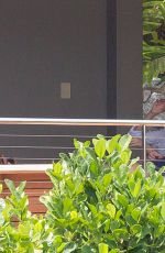 TAYLOR SWIFT with Friends at a Beach in Hamilton Island 12/01/2015