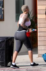 AMBER ROSE Takes Her Pink Ferrari to a Gym in Los Angeles 01/21/2016