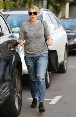 BUSY PHILIPPS Out Shopping in Los Angeles 01/20/2016