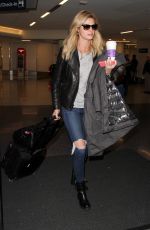 ERIN ANDREWS Arrives at LAX Airport in Los Angeles 01/13/2016