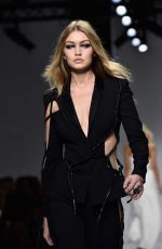 GIGI HADID on the Runway of Versace Spring/Summer 2016 Fashion Show in Paris 01/24/2016
