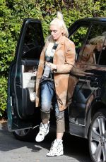 GWEN STEFANI Arrives at a Recording Studio in Los Angeles 01/13/2016