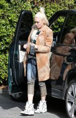 GWEN STEFANI Arrives at a Recording Studio in Los Angeles 01/13/2016