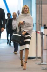 HEIDI KLUM Arrives at Sydney Airport from Melbourne 01/27/2016