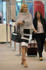 HEIDI KLUM Arrives at Sydney Airport from Melbourne 01/27/2016