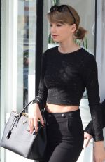 TAYLOR SWIFT Shoping at Brandy Melville on Venture Boulevard 01/15/2016