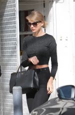TAYLOR SWIFT Shoping at Brandy Melville on Venture Boulevard 01/15/2016