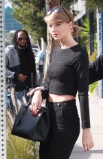 TAYLOR SWIFT Shoping at Brandy Melville on Venture Boulevard 01/15/2016