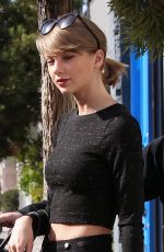 TAYLOR SWIFT Shoping at Brandy Melville on Venture Boulevard 01/15/2016