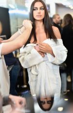 IRINA SHAYK on the Runway of Versace Spring/Summer 2016 Fashion Show in Paris 01/24/2016