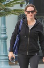 JENNIFER GARNER Leaves a Gym in Brentwood 01/19/2016
