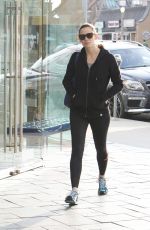 JENNIFER GARNER Leaves a Gym in Brentwood 01/19/2016