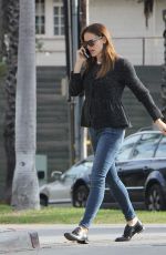 JENNIFER GARNER Out and About in Brentwood 01/19/2016