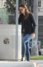 JENNIFER GARNER Out and About in Brentwood 01/19/2016