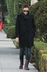 JENNIFER GARNER Out and About in Los Angeles 01/14/2016