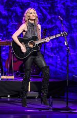 JENNIFER NETTLES Performs at Beacon Theater in New York 01/20/2016