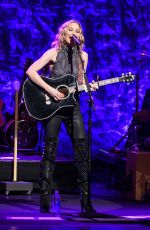 JENNIFER NETTLES Performs at Beacon Theater in New York 01/20/2016