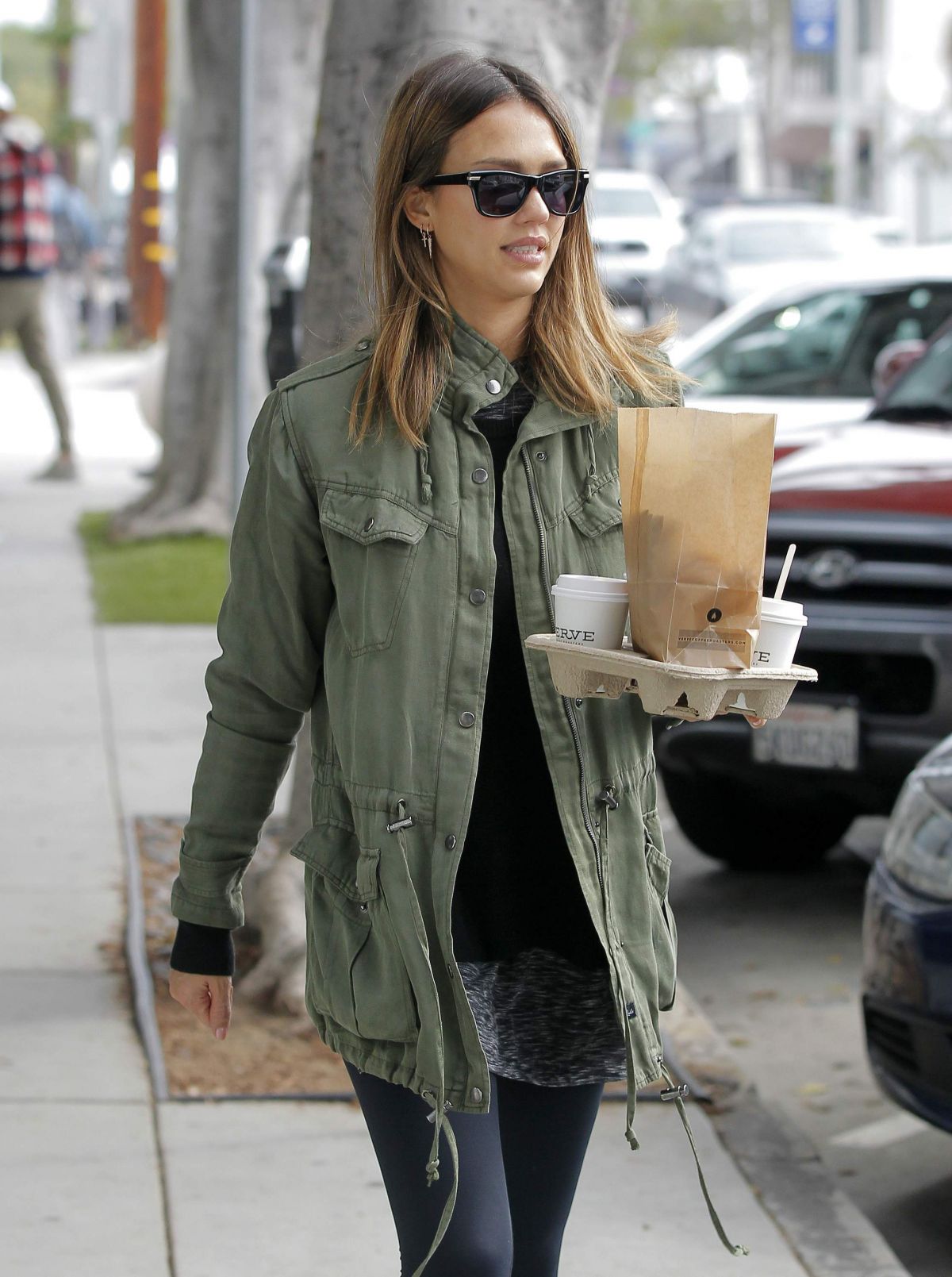 JESSICA ALBA Stops for Breakfast in West Hollywood 01/23/2016 JESSICA ALBA Stops for Breakfast in West Hollywood 01/23/2016