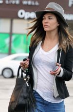 JESSICA SZOHR Picks Up Groceries in Los Angeles 01/14/2016
