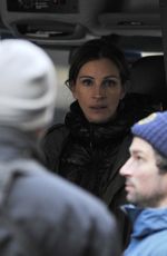 JULIA ROBERTS on the Set of Her New Movie in New York 01/22/2016